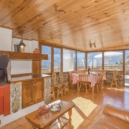 Three-bedroom In Appartamento